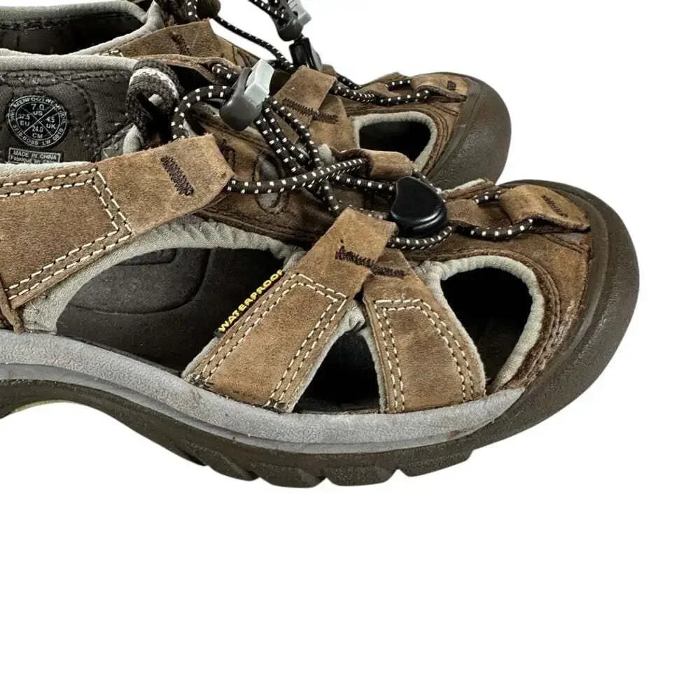 KEEN Austin Mens Sandals Size 7 Brown Leather Hiking Trail Outdoor Closed Toe